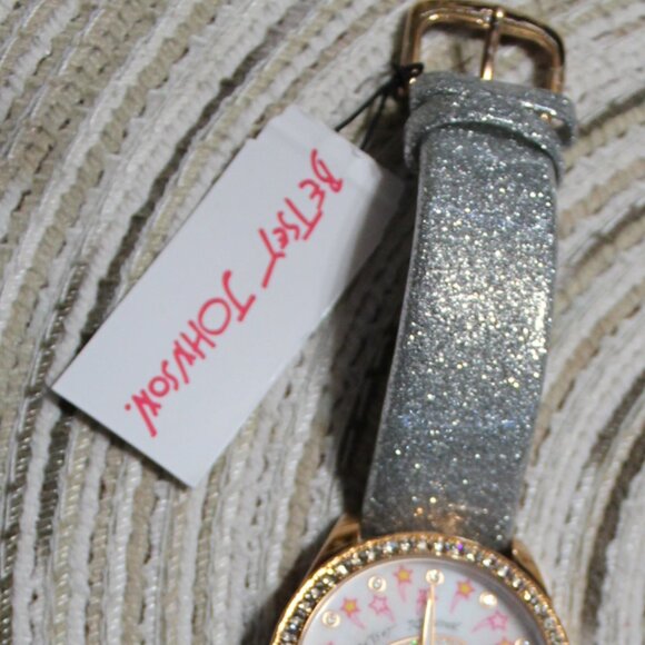 BRAND NEW WITH TAGS AUTHENTIC BETSEY JOHNSON HAMBURGER WRISTWATCH. FUN! main image 6